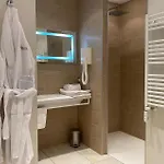 Beautiful Apartment In Saint-Affrique With Wifi 생 아프리크