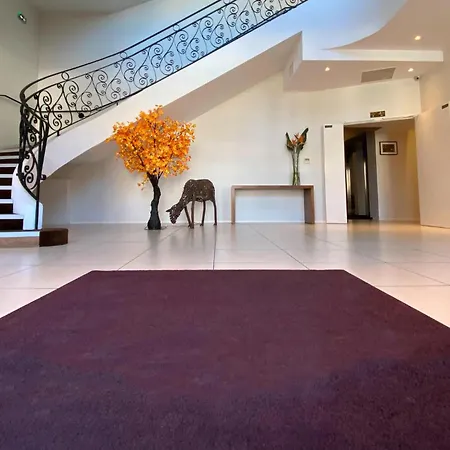아파트 Beautiful Apartment In Saint-Affrique With Wifi 생 아프리크